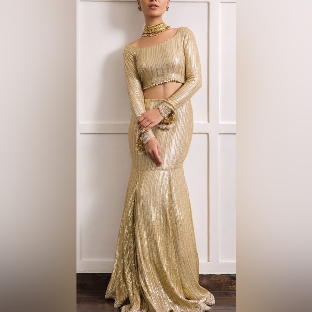 India Boutique Gold and Red Long Sleeve Lehenga Size Small - Picture 3 of 10